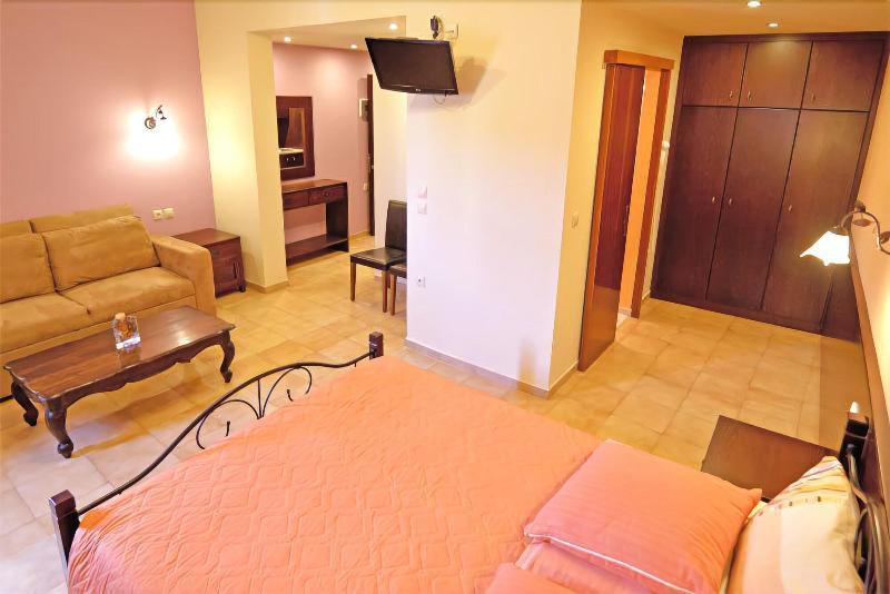 Minos Pension Rhodes City Buitenkant foto